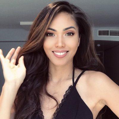 在阿聯酋航空工作過9年的Karla Bayson