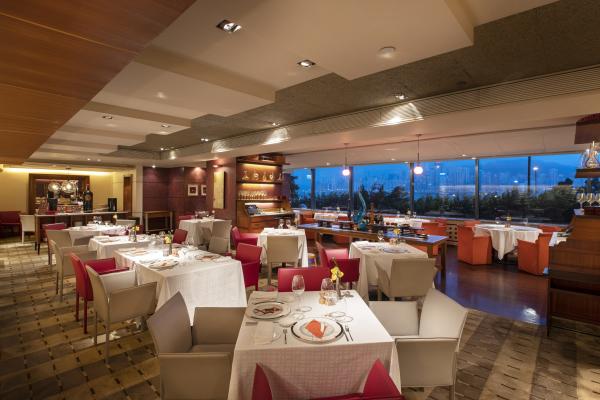 12大酒店情人節Staycation優惠（持續更新） 豪華轎車接送/復古菲林攝影體驗/免費鮮花束