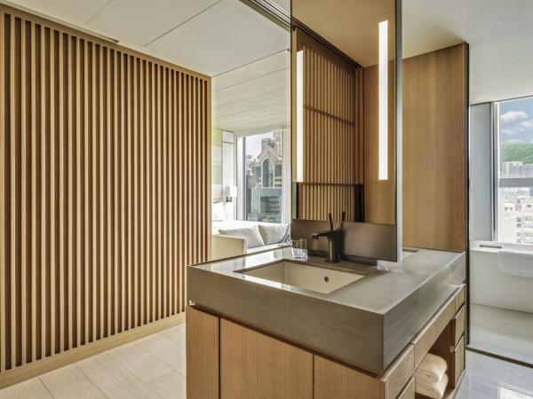 Vitamin Guru – Nutrients Extravaganza（甜菜、蘋果、檸檬和姜）$95、Master Cleanse – Beauty From The Inside Out（菠菜、萵苣、香芹、黃瓜、芹菜、蘋果和檸檬）$95、Signature Detox – Anti-Aging Energy Boost（菠蘿、蘋果和薄荷）$95