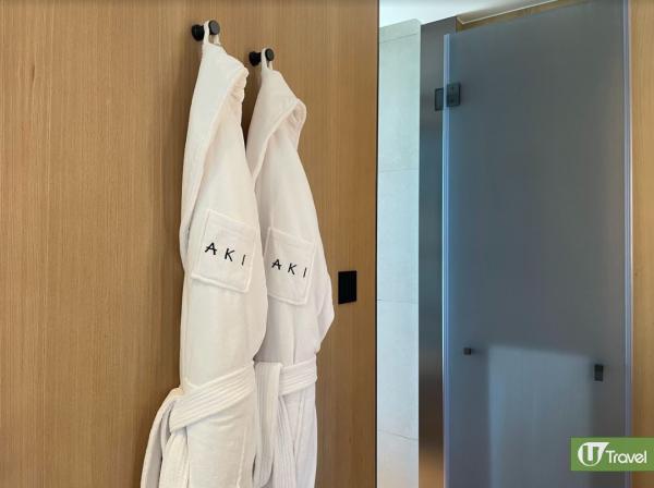 Vitamin Guru – Nutrients Extravaganza（甜菜、蘋果、檸檬和姜）$95、Master Cleanse – Beauty From The Inside Out（菠菜、萵苣、香芹、黃瓜、芹菜、蘋果和檸檬）$95、Signature Detox – Anti-Aging Energy Boost（菠蘿、蘋果和薄荷）$95