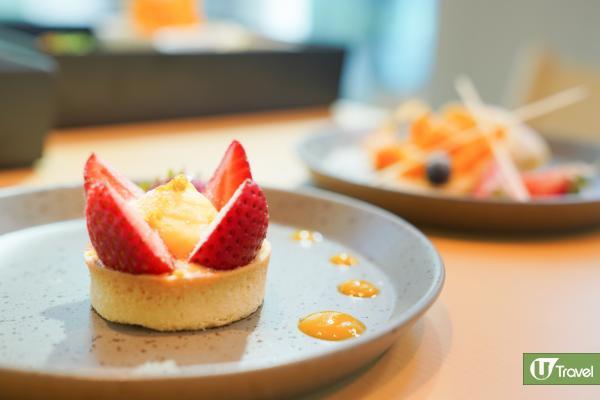 Vitamin Guru – Nutrients Extravaganza（甜菜、蘋果、檸檬和姜）$95、Master Cleanse – Beauty From The Inside Out（菠菜、萵苣、香芹、黃瓜、芹菜、蘋果和檸檬）$95、Signature Detox – Anti-Aging Energy Boost（菠蘿、蘋果和薄荷）$95