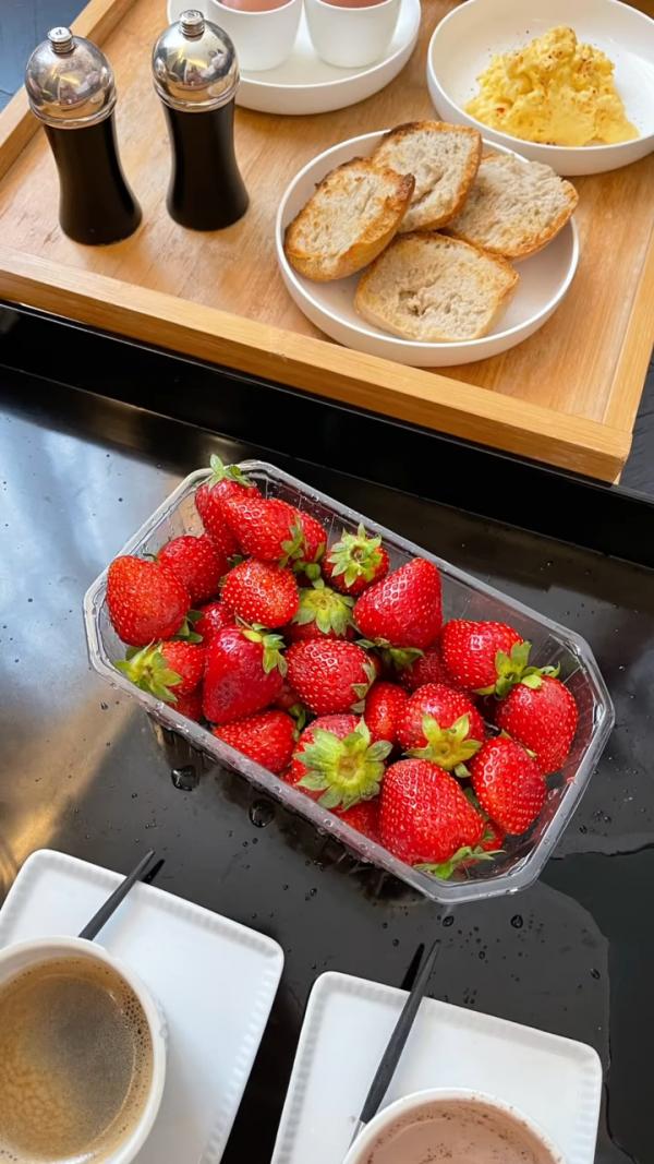 50歲黎姿飛巴黎歎少奶奶生活 IG大曬逆齡打卡照 鐵塔下回春似少女